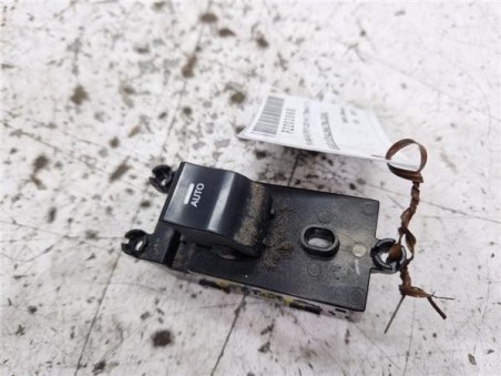 MANDO ELEVALUNAS TRASERO DERECHO Hyundai i40  1 7 Style [1 7 Ltr  - 100 kW CRDi CAT]