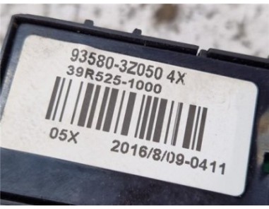 MANDO ELEVALUNAS TRASERO DERECHO Hyundai i40  1 7 Style [1 7 Ltr  - 100 kW CRDi CAT]