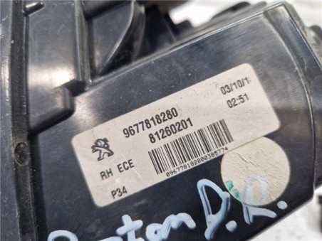 Piloto Porton Trasero Derecho Peugeot 308  1 5 Style [1 5 Ltr  - 75 kW Blue-HDI FAP]