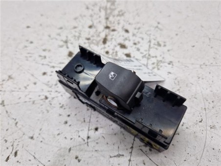 MANDO ELEVALUNAS DELANTERO DERECHO Hyundai i30  1 6 KLASS 70KW