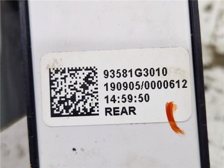 MANDO ELEVALUNAS DELANTERO DERECHO Hyundai i30  1 6 KLASS 70KW