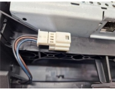 Pantalla Mercedes-Benz Clase C  Berlina  2 1 C 200 CDI BlueEfficiency  [2 1 Ltr  - 100 kW CDI CAT]