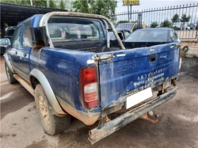 Buje Delantero Izquierdo Nissan Pickup  2 5 TD 4WD 2