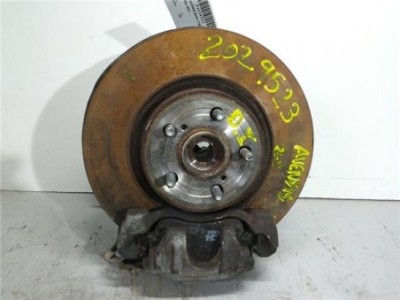 Buje Delantero Izquierdo Toyota AVENSIS Sedán  2 0 D-4D