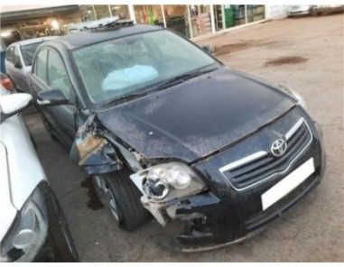 Buje Delantero Izquierdo Toyota AVENSIS Sedán  2 0 D-4D