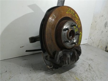 Buje Delantero Izquierdo Toyota AVENSIS Sedán  2 0 D-4D