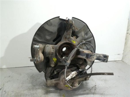 Buje Delantero Izquierdo Toyota AVENSIS Sedán  2 0 D-4D