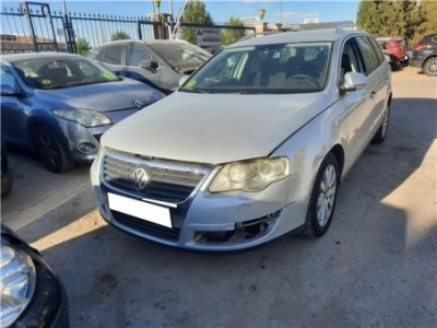 FARO XENON IZQUIERDO Volkswagen Passat Variant  2 0 TDI 16V 2