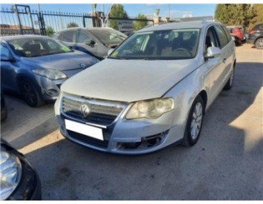 FARO XENON IZQUIERDO Volkswagen Passat Variant  2 0 TDI 16V