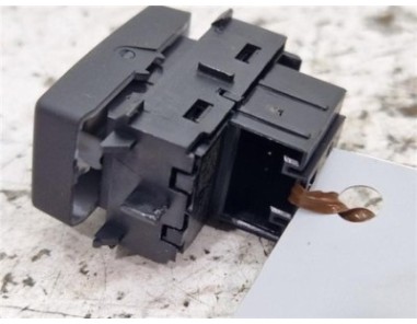 MANDO ELEVALUNAS TRASERO IZQUIERDO Skoda Octavia Berlina  1 6 Ambition [1 6 Ltr  - 77 kW TDI DPF]