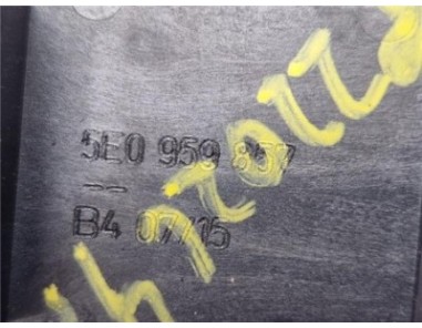 MANDO ELEVALUNAS DELANTERO IZQUIERDO Skoda Octavia Berlina  1 6 Ambition [1 6 Ltr  - 77 kW TDI DPF]