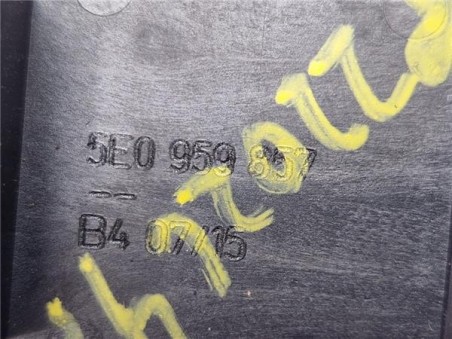 MANDO ELEVALUNAS DELANTERO IZQUIERDO Skoda Octavia Berlina  1 6 Ambition [1 6 Ltr  - 77 kW TDI DPF]