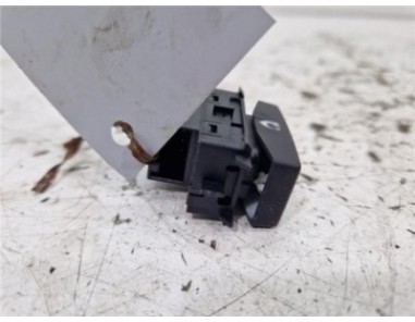 MANDO ELEVALUNAS DELANTERO DERECHO Skoda Octavia Berlina  1 6 Ambition [1 6 Ltr  - 77 kW TDI DPF]