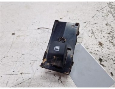 MANDO ELEVALUNAS DELANTERO DERECHO Kia Sportage  1 6 Concept [1 6 Ltr  - 110 kW T-GDI CAT]