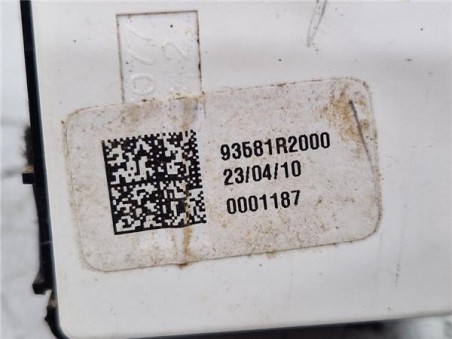 MANDO ELEVALUNAS DELANTERO DERECHO Kia Sportage  1 6 Concept [1 6 Ltr  - 110 kW T-GDI CAT]