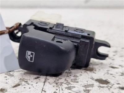 MANDO ELEVALUNAS TRASERO DERECHO Renault Koleos II  2 0 Zen [2 0 Ltr  - 130 kW dCi Diesel FAP Energy]