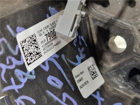 Volante Opel Crossland X  1 2 Excellence [1 2 Ltr  - 96 kW]