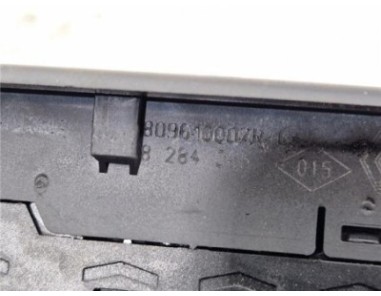 MANDO ELEVALUNAS DELANTERO IZQUIERDO Renault Megane III Berlina 5P  1 5 Dynamique [1 5 Ltr  - 78 kW dCi Diesel]