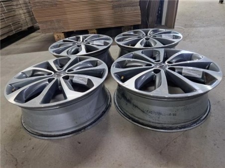 JUEGO LLANTAS Nissan Qashqai  2 0