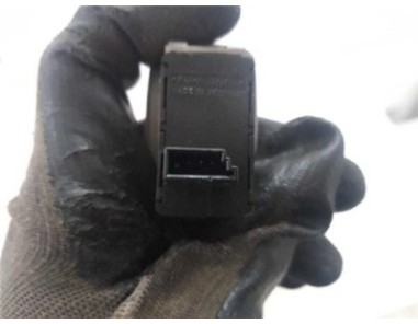 Botonera Puerta Trasera Derecha BMW Serie 1 Berlina  2 0 118i [2 0 Ltr  - 105 kW 16V]