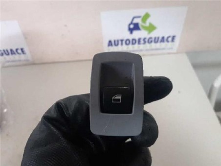 Botonera Puerta Trasera Derecha BMW Serie 1 Berlina  2 0 118i [2 0 Ltr  - 105 kW 16V]