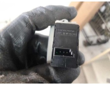 Botonera Puerta Trasera Izquierda BMW Serie 1 Berlina  2 0 118i [2 0 Ltr  - 105 kW 16V]