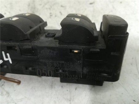Botonera Puerta Delantera Izquierda Citroen C4 Berlina  1 6 HDi FAP 