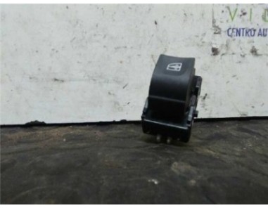 Botonera Puerta Trasera Derecha Renault Clio IV  0 9 Business [0 9 Ltr  - 66 kW TCE Energy bivalent  Gasolina / GPL]