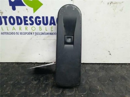Botonera Puerta Delantera Derecha Renault Clio IV  0 9 Business [0 9 Ltr  - 66 kW TCE Energy bivalent  Gasolina / GPL]