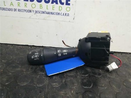 Mando De Luces Renault Clio IV  0 9 Business [0 9 Ltr  - 66 kW TCE Energy bivalent  Gasolina / GPL]