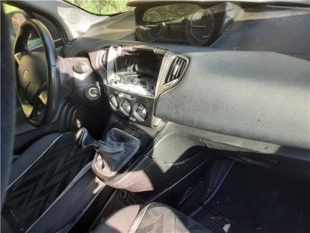 Lancia Ypsilon  0 9 Gold [0 9 Ltr  - 63 kW Twin Air]