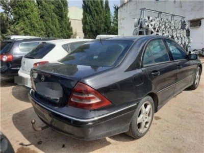 Mercedes-Benz Clase C  Berlina  2 2 220 CDI  [2 2 Ltr  - 105 kW CDI CAT] 2