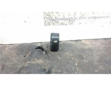 Botonera Puerta Trasera Derecha Peugeot 308  1 6 HDi