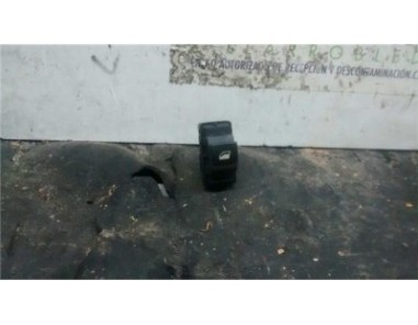 Botonera Puerta Trasera Izquierda Peugeot 308  1 6 HDi