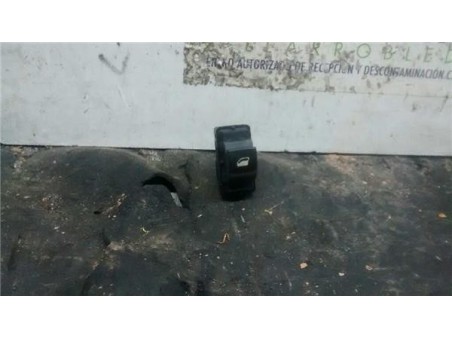Botonera Puerta Trasera Izquierda Peugeot 308  1 6 HDi