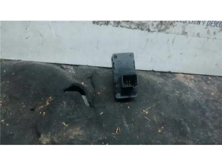 Botonera Puerta Trasera Izquierda Peugeot 308  1 6 HDi