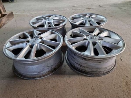 JUEGO LLANTAS Hyundai i30  1 4 Klass [1 4 Ltr  - 66 kW CRDi CAT]