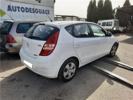 Hyundai i30  1 6 CRDi