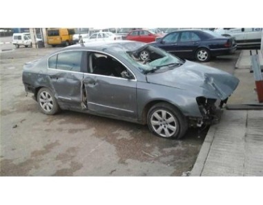 Volkswagen PASSAT BERLINA 2 0 TDI 