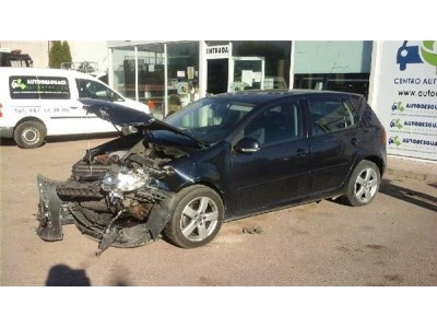 Volkswagen GOLF V BERLINA 2 0 TDI  2