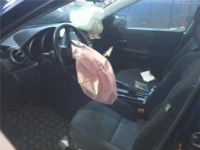 Mazda 3 BERLINA 1 6 16V  2