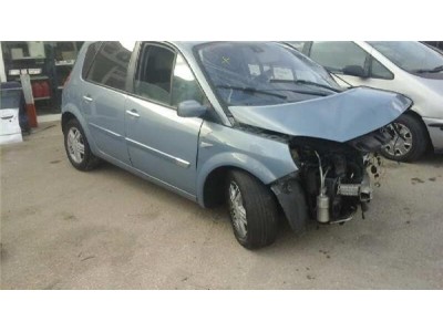 Renault SCENIC II 1 9 dCi D  2