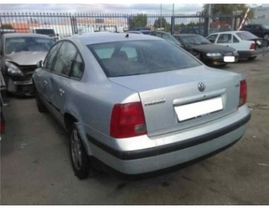 Volkswagen PASSAT BERLINA 1 9 TDI 