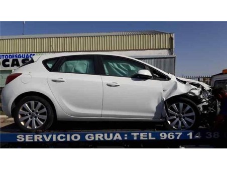 Opel ASTRA J LIM  1 7 16V CDTI 