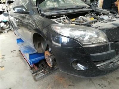 Renault MEGANE III BERLINA 5 P 1 5 dCi D  2