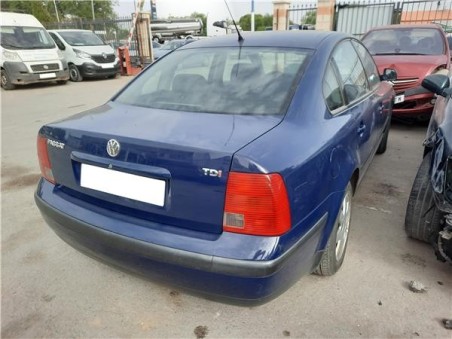 Volkswagen Passat Berlina  1 9 TDI