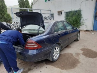 Mercedes-Benz Clase C  Berlina  2 2 220 CDI  [2 2 Ltr  - 105 kW CDI CAT] 2