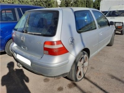 Volkswagen Golf IV Berlina  1 8 T 2