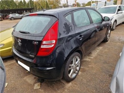 Hyundai i30  1 6 CRDi 2
