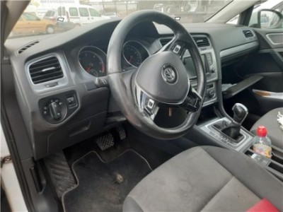 Volkswagen Golf VII  1 6 BlueMotion [1 6 Ltr  - 81 kW 16V TDI DPF] 2